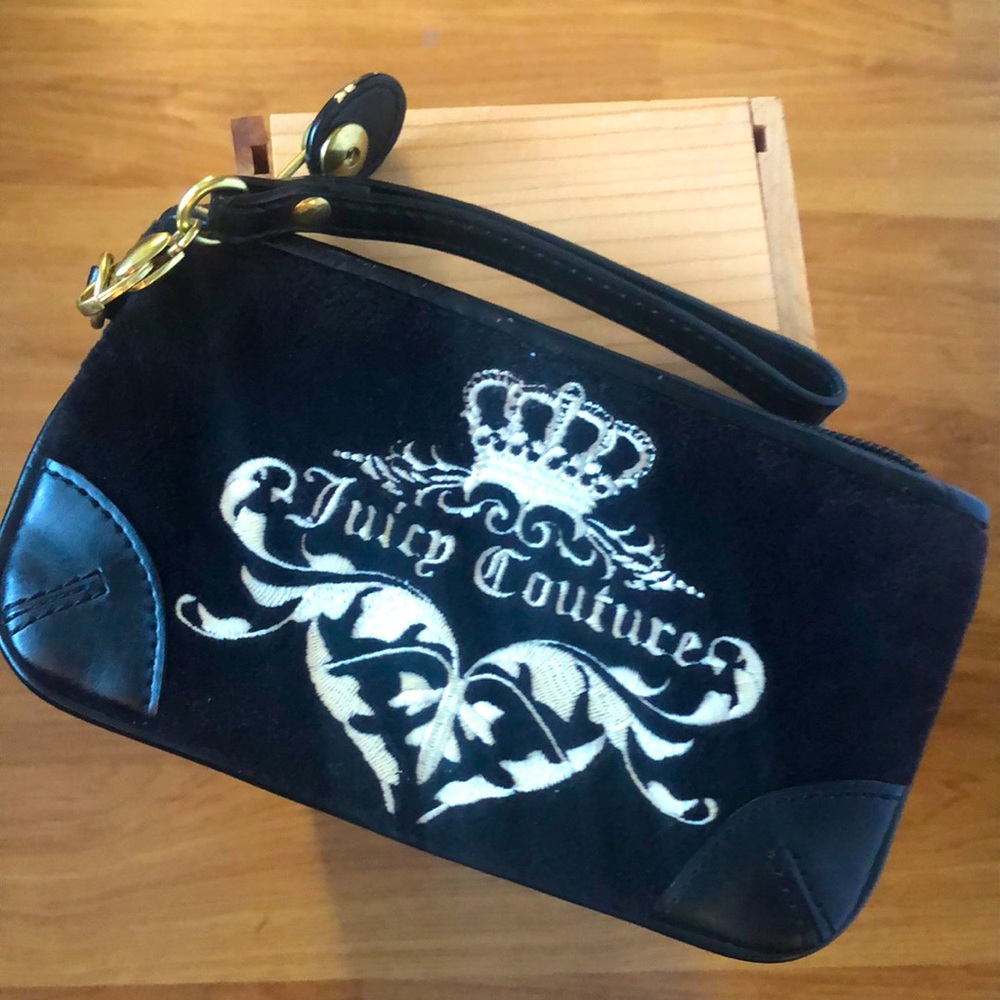 Original Juicy Couture •Three Card Slot Wristlet  • Original Owner